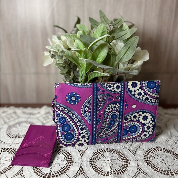 Vera Bradley Boysenberry Travel Envelope Wallet Credit Card Holder Retired - Picture 4 of 11